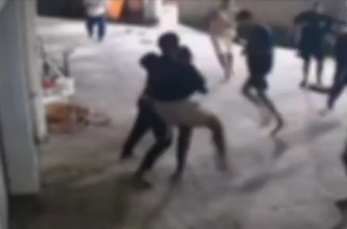 Cena de invasão casa-lar Cambuci, abrigo de adolescentes, Noroeste Fluminense.