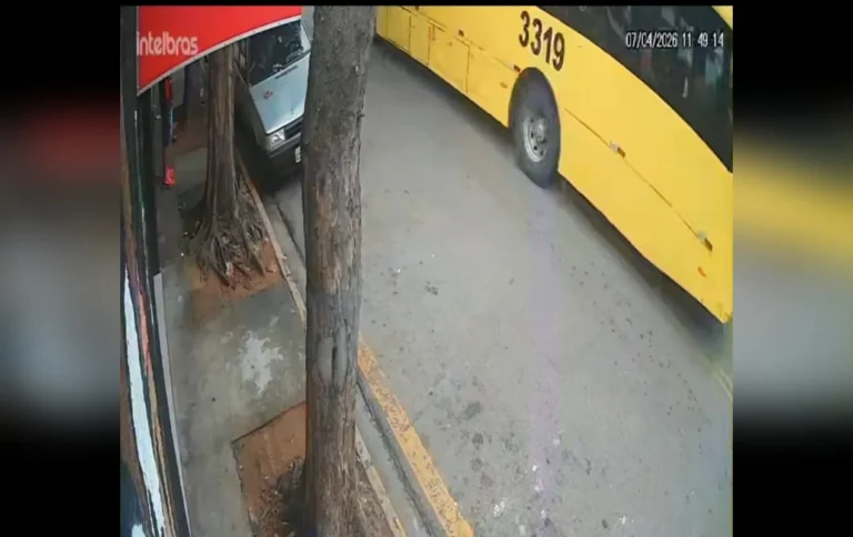 Incidente de ônibus arrastando fios em Jundiaí