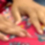 Mulher em silhueta contra a violência, buscando apoio e força