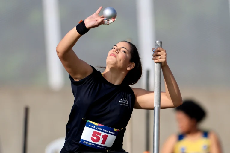 Wanna Brito com medalhas de ouro e prata no Circuito Paralímpico