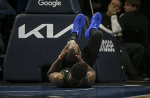 Wolves Vencem Nuggets em Jogo de Playoffs com Lesões e Confusão