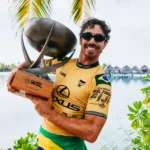 Surfista profissional em competição de surfe, Circuito Mundial WSL 2026