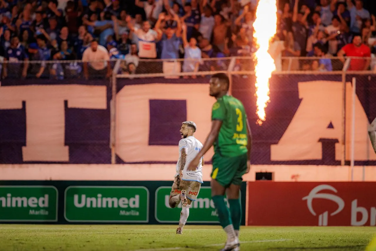 Jogadores do XV de Jaú desapontados após derrota em mata-mata